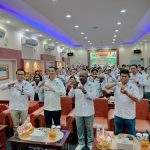 Pj Bupati Mimika, Valentinus S Sumito, Direktur RSUD, dr Antonius Pasulu, Ketua DPRD, Anton Bukaleng bersama pihak terkait saat launching program spektakuler rumah sakit