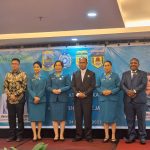 Staf Ahli II Bidang Ekonomi dan Keuangan Pemprov Papua Tengah, Herman Kayame bersama Ketua TP PKK Papua Tengah, Nyonya Yosina Anwar Damanik, Pj Ketua TP PKK Mimika dan Pj Ketua TP PKK Puncak Jaya usai pelantikan