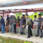 Pj Bupati saat memancing di kolam pemancingan